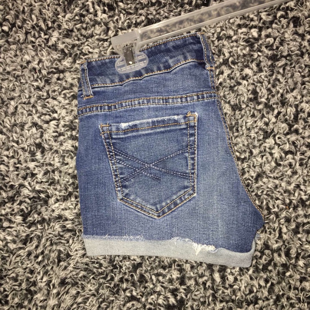 Shorts - Picture 2 of 3